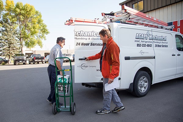 services-assisting-customer-min RHI Supply assisting customer with HVAC/R purchase.